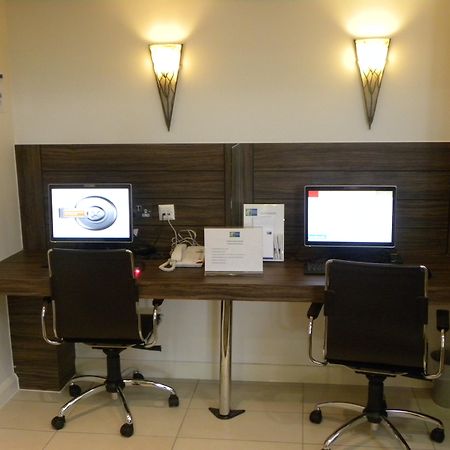 Holiday Inn Express Colchester By Ihg Экстерьер фото