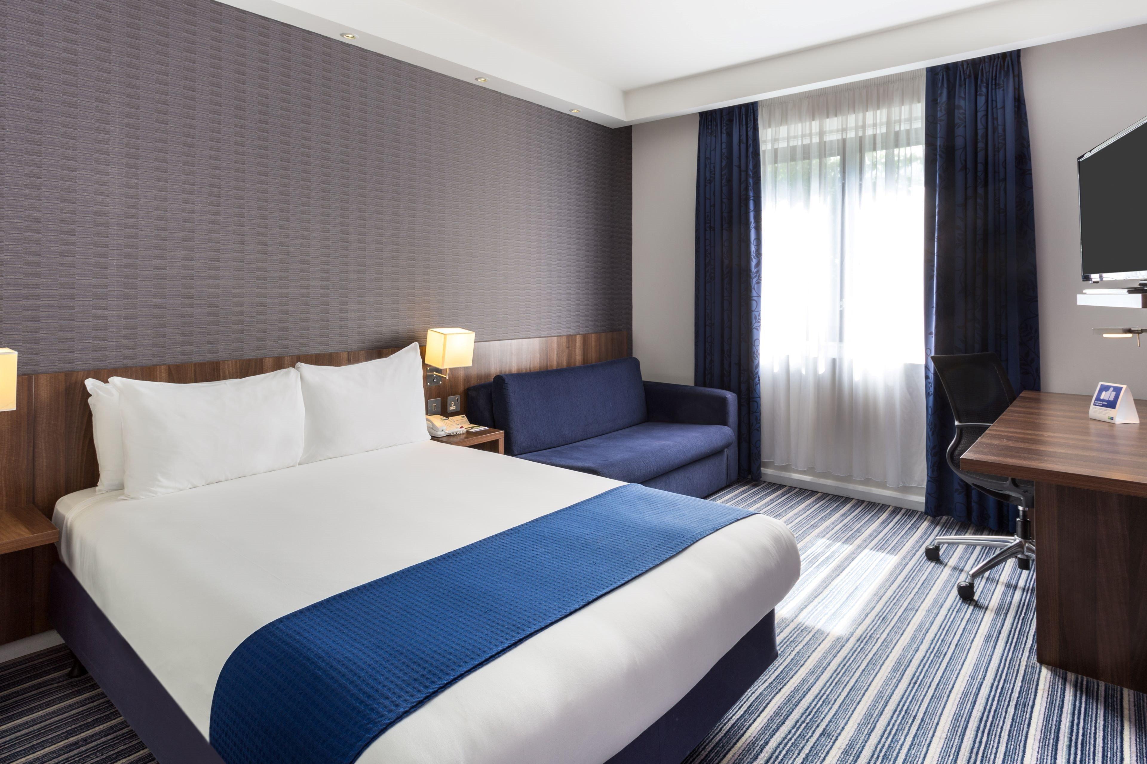 Holiday Inn Express Colchester By Ihg Экстерьер фото