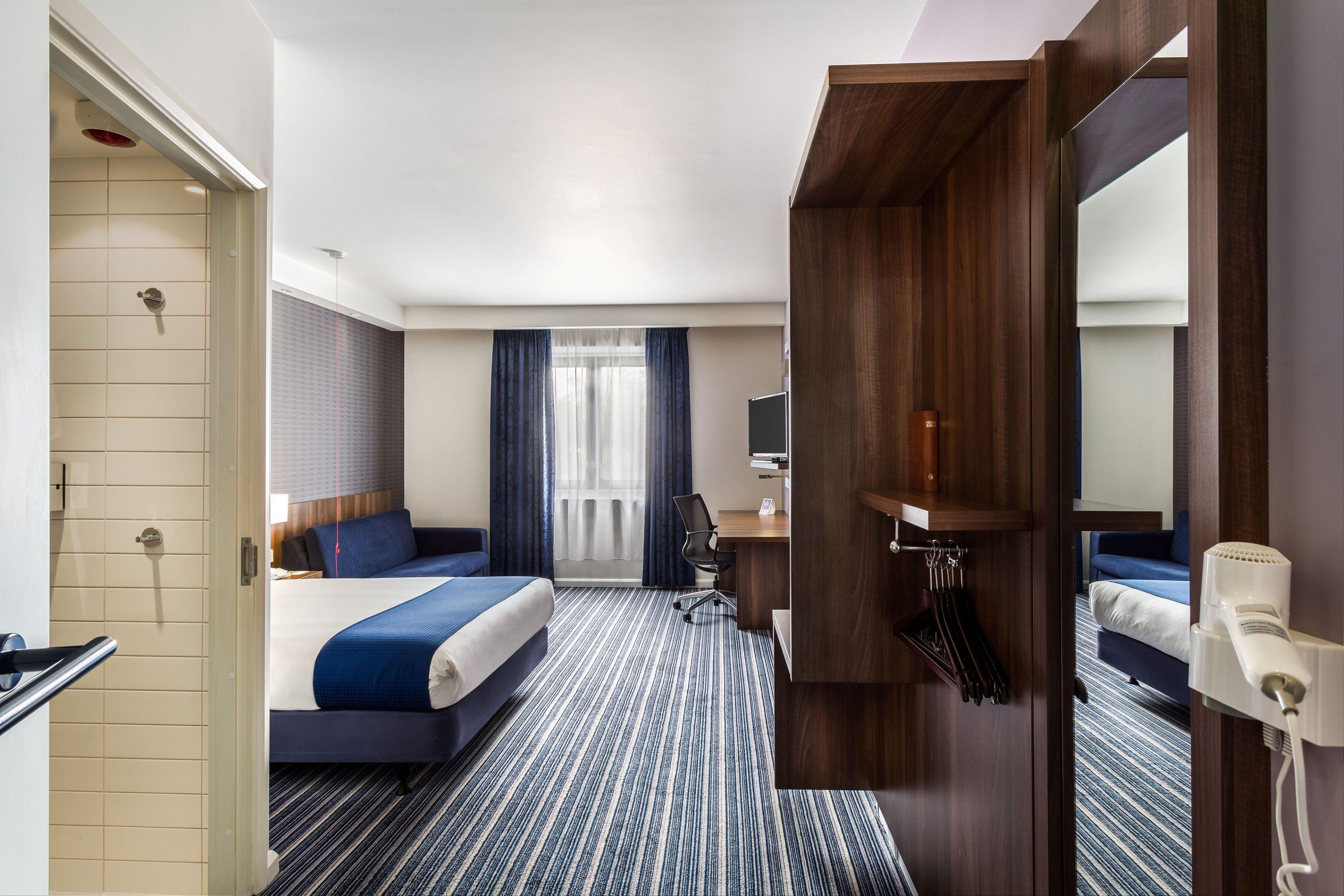 Holiday Inn Express Colchester By Ihg Экстерьер фото