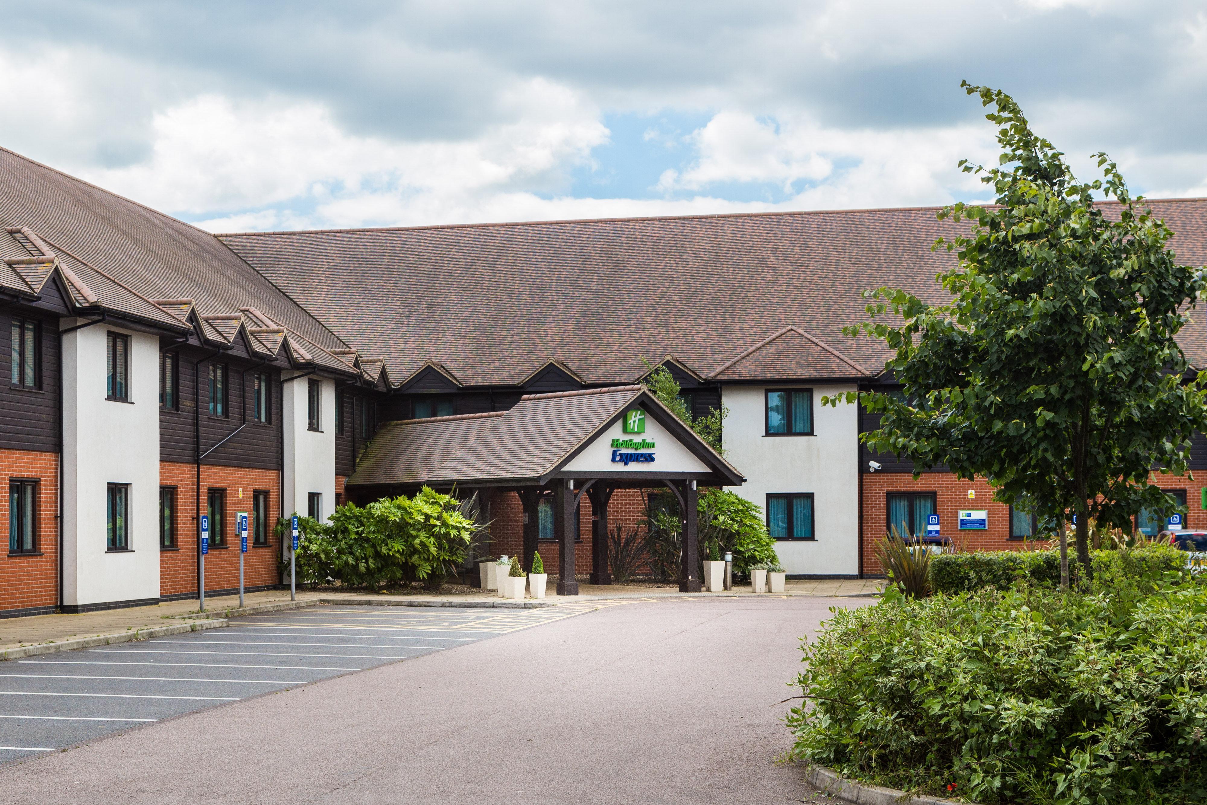 Holiday Inn Express Colchester By Ihg Экстерьер фото