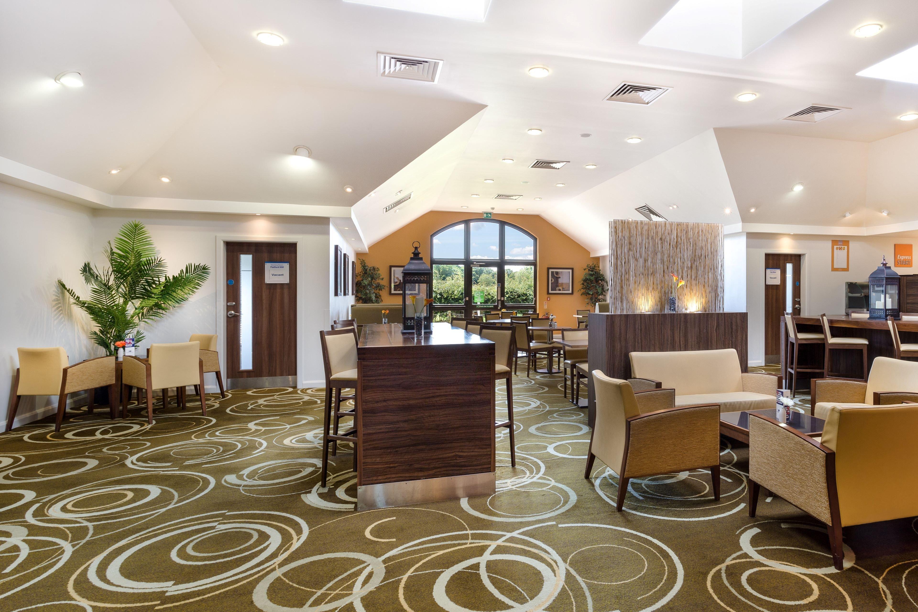 Holiday Inn Express Colchester By Ihg Экстерьер фото