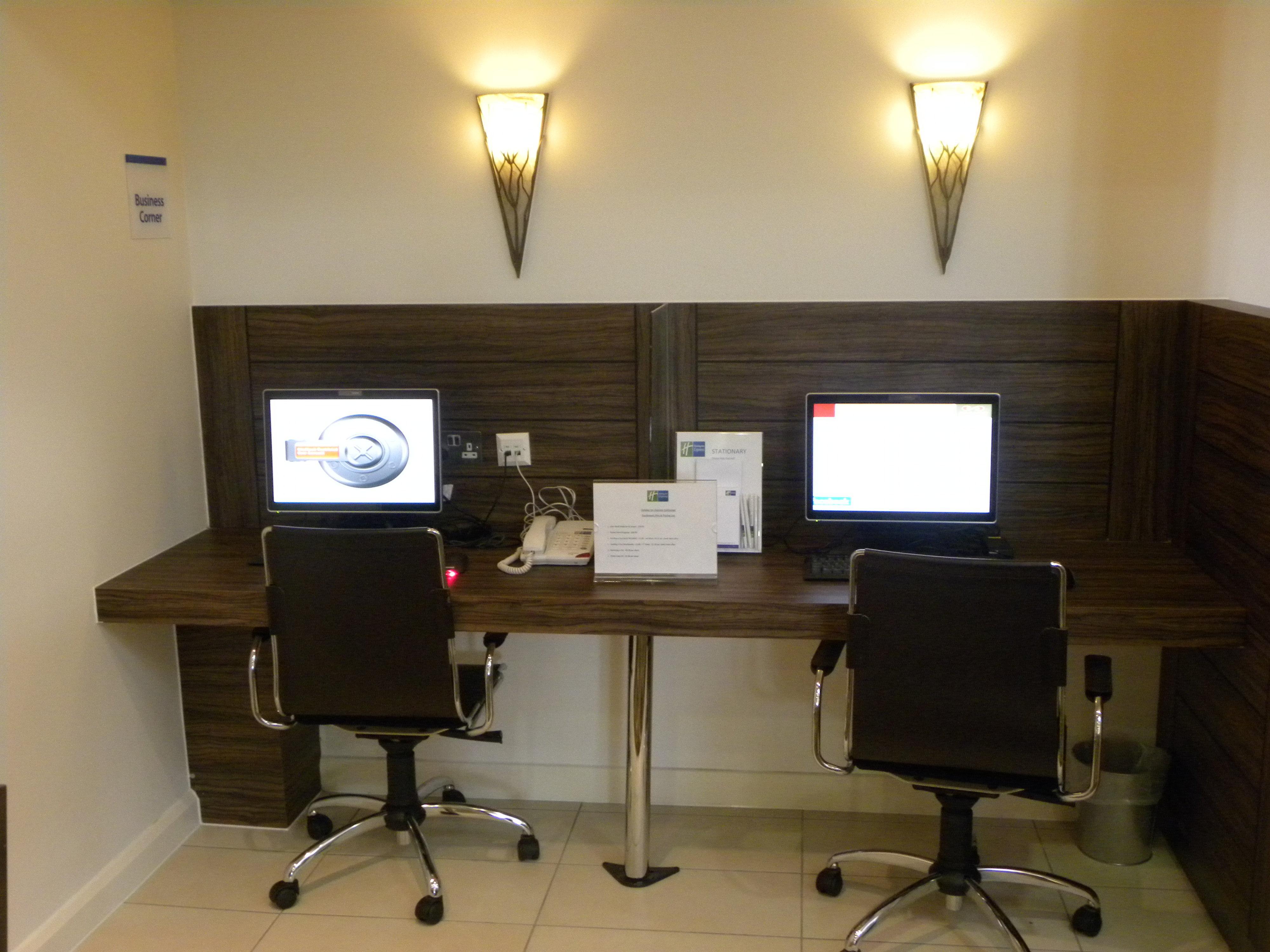 Holiday Inn Express Colchester By Ihg Экстерьер фото