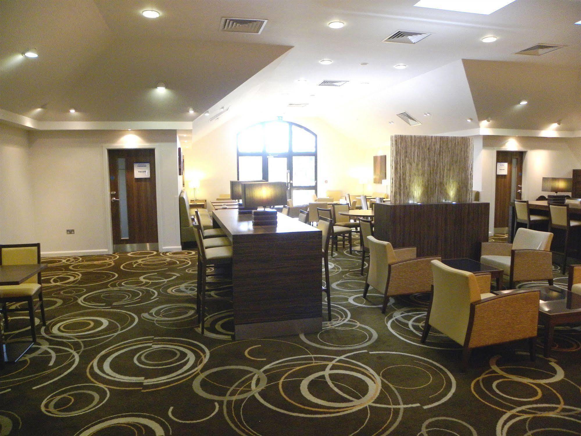 Holiday Inn Express Colchester By Ihg Экстерьер фото